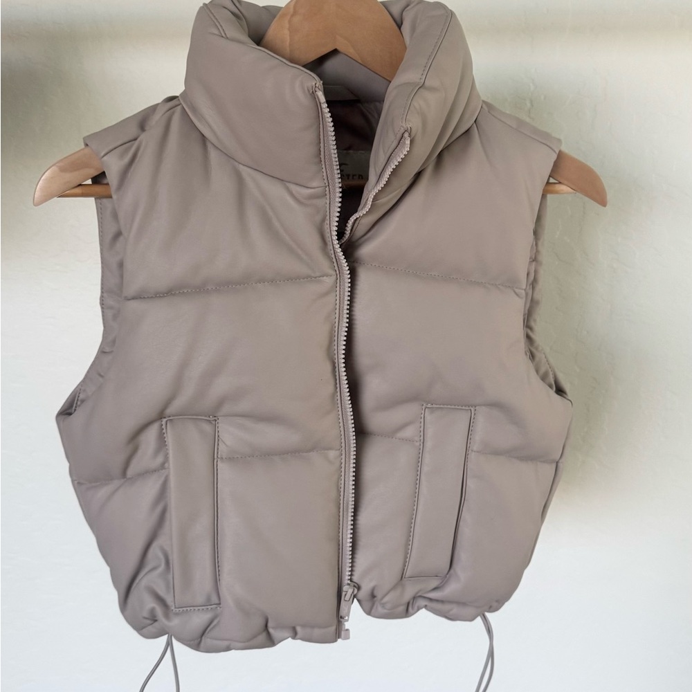 NWOT- Hollister faux leather puffer vest Sz XXS